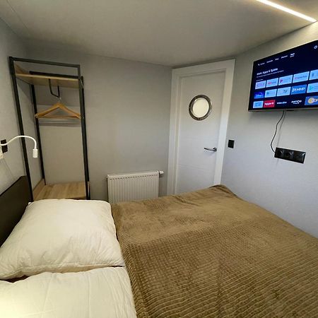 فندق Hausboot Fjord Baltica Mit Dachterrasse In بارث المظهر الخارجي الصورة