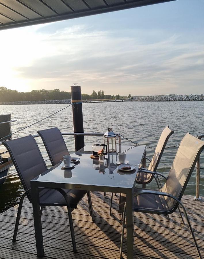 فندق Hausboot Fjord Baltica Mit Dachterrasse In بارث المظهر الخارجي الصورة